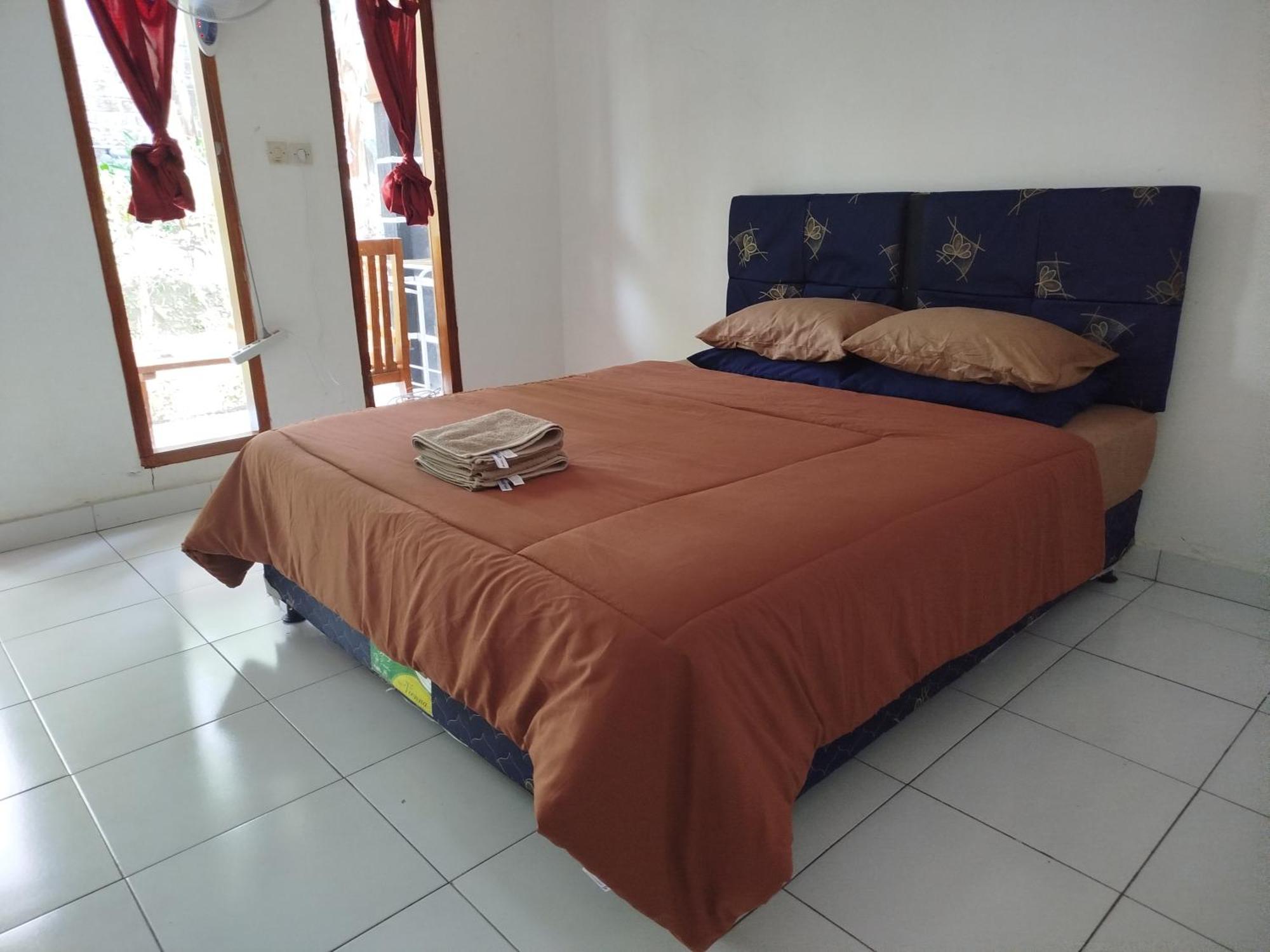 Tatasya Homestay Senaru Exterior photo